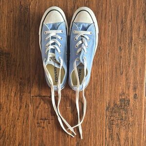 Unisex Converse chuck 70 women’s size 6/Mens size 4 Canvas Sneakers